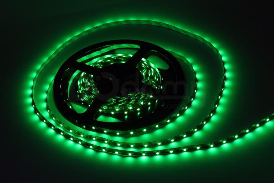 Подсветить зеленым. Зеленая подсветка. Салатовая подсветка. Подсветка led зеленый ядовито. Компьютер с зеленой подсветкой.
